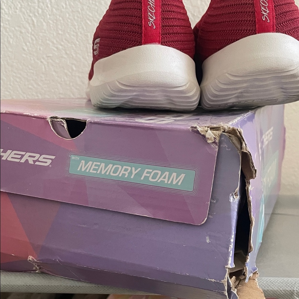 Skechers Women's Ultra Flex Full Embrace Wide Fit Red Sneakers - Picture 11 of 11